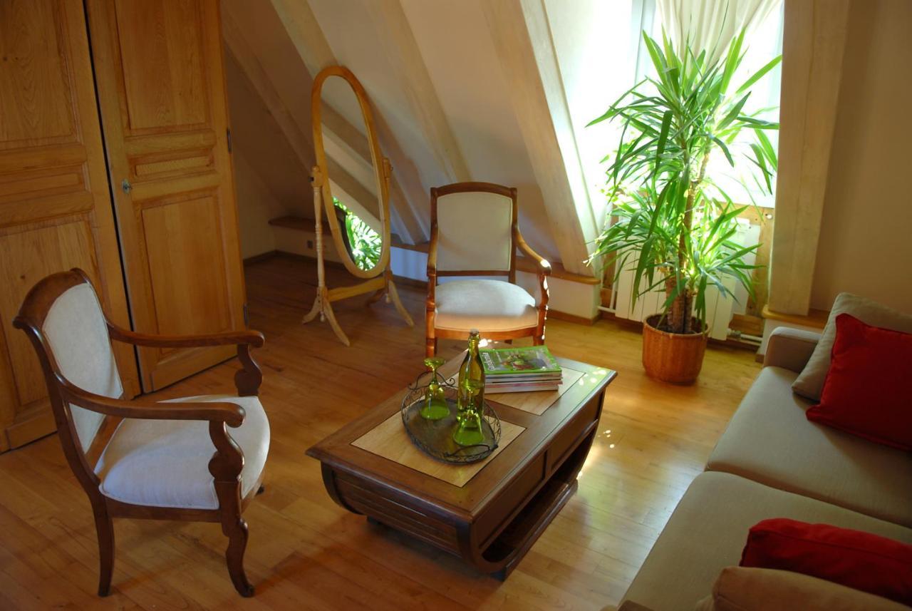 Le Manoir Du Rocher 돔므 외부 사진
