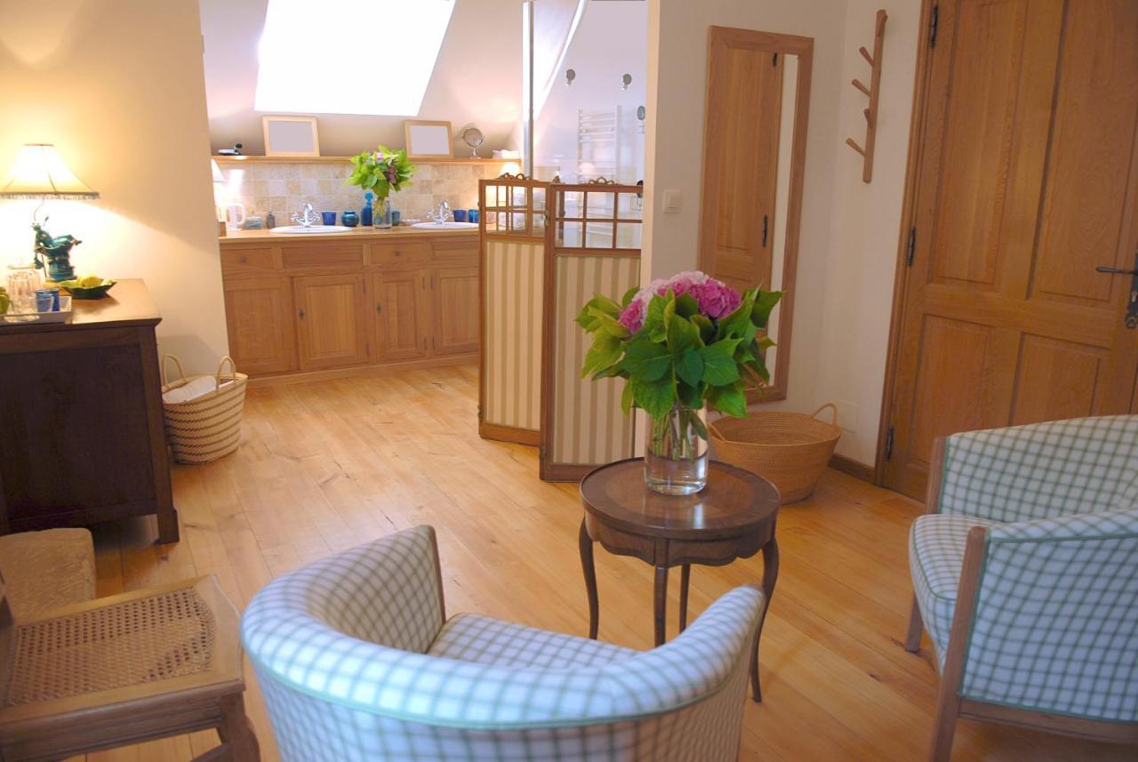 Le Manoir Du Rocher 돔므 외부 사진